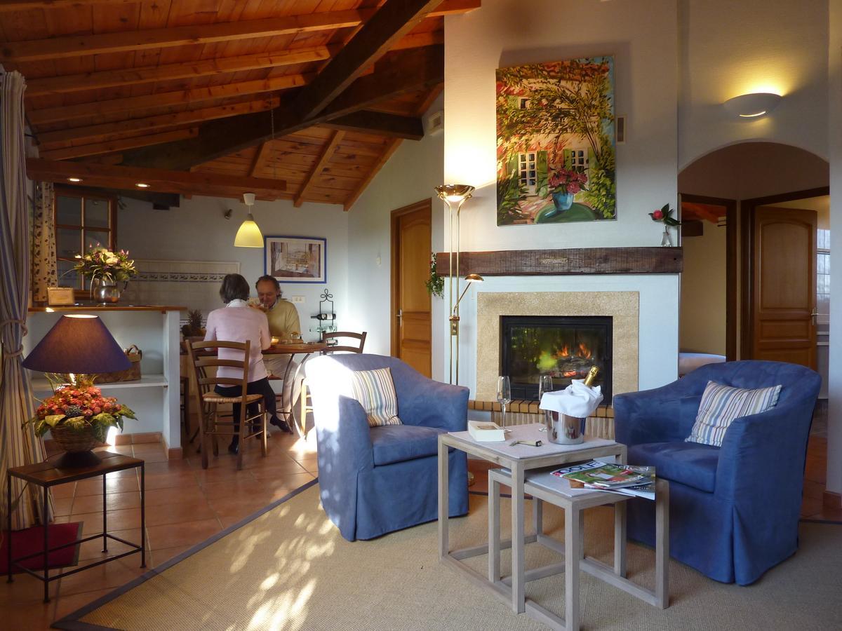Au Jardin Fleuri Hotel Bosset Habitación foto