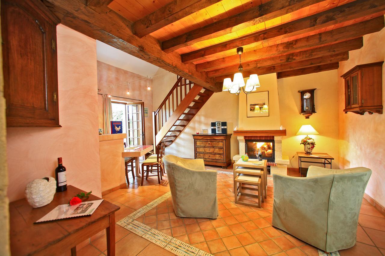 Au Jardin Fleuri Hotel Bosset Habitación foto