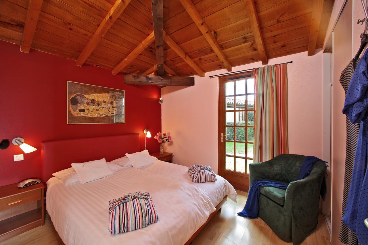 Au Jardin Fleuri Hotel Bosset Habitación foto